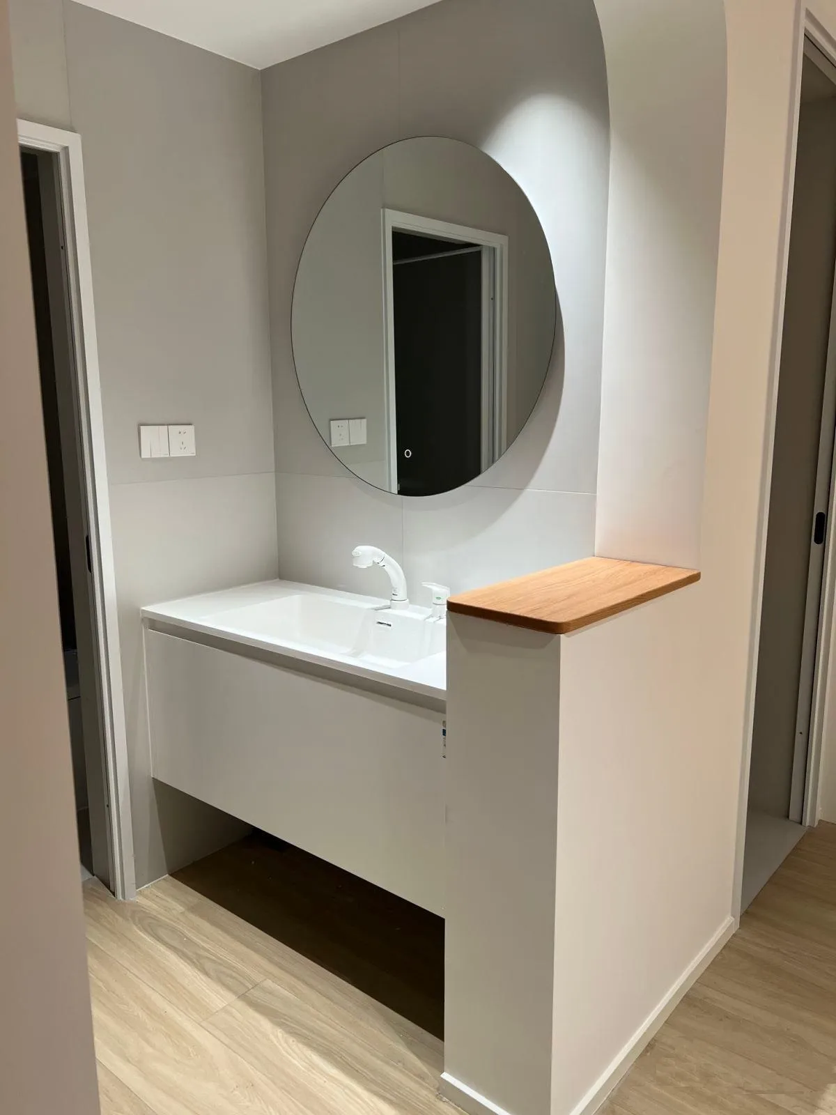 ceramic-or-artificial-stone-integrated-sink-4