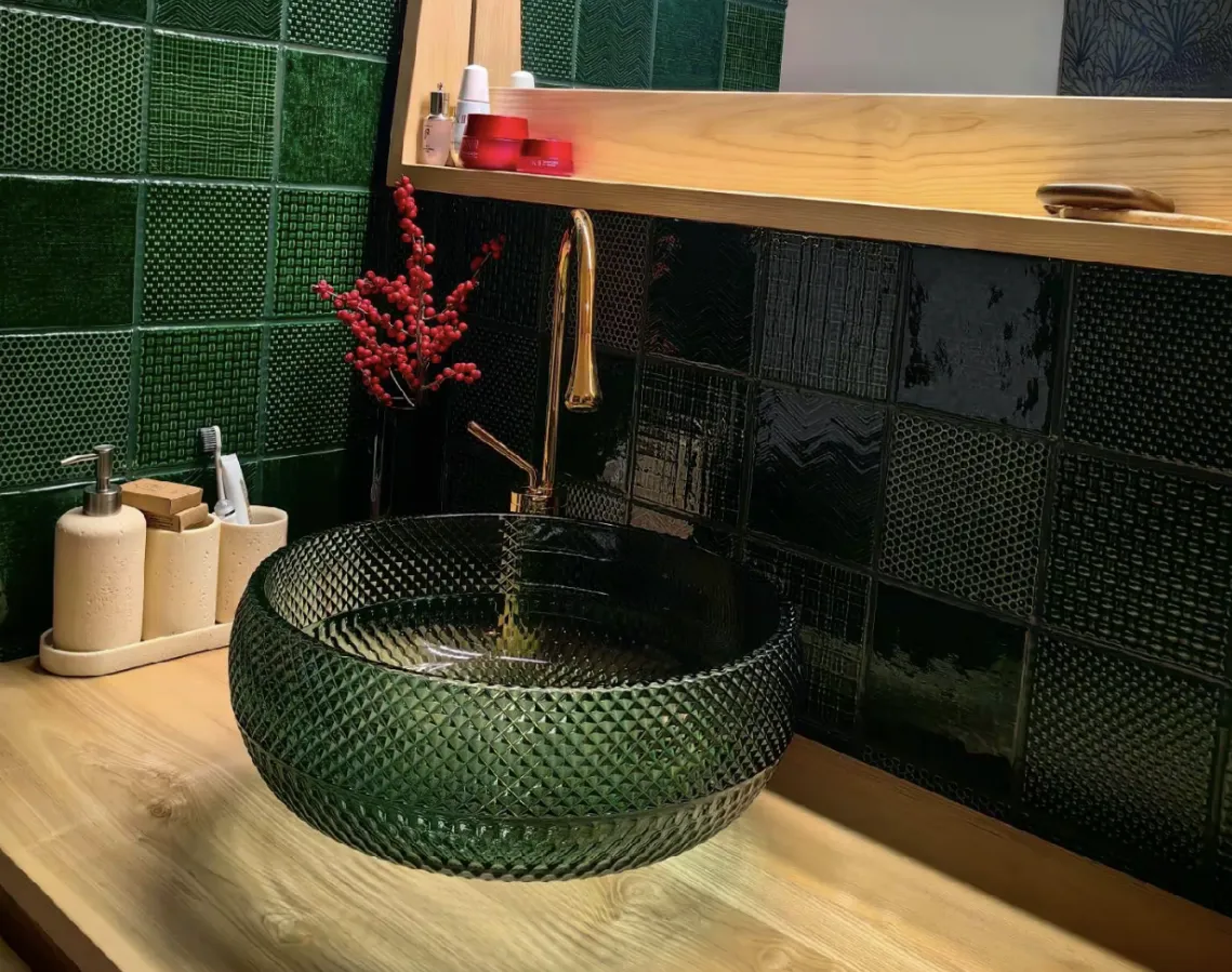 is-a-glass-washbasin-suitable-for-bathroom-7